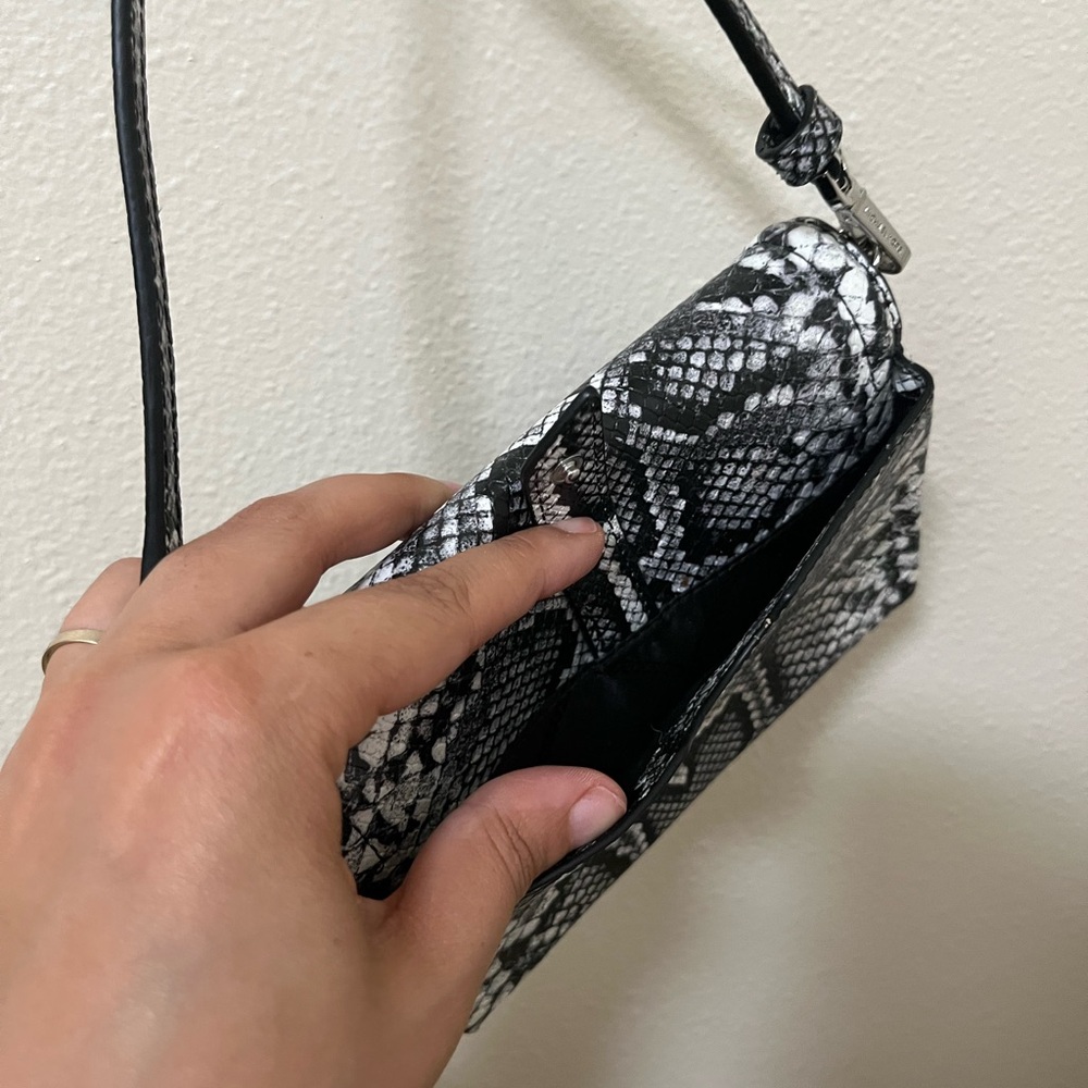 •MICHAEL KORS• Jet Set Charm Small Phone Crossbody Black White Grey Card Slots - Picture 14 of 16